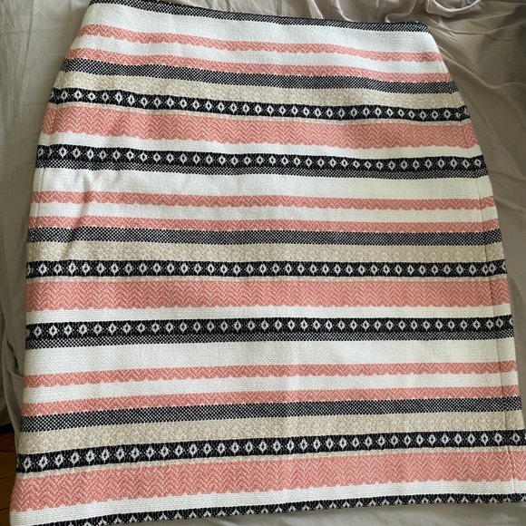 Pink, black, white boho striped Loft skirt. Size 0 - Picture 2 of 4